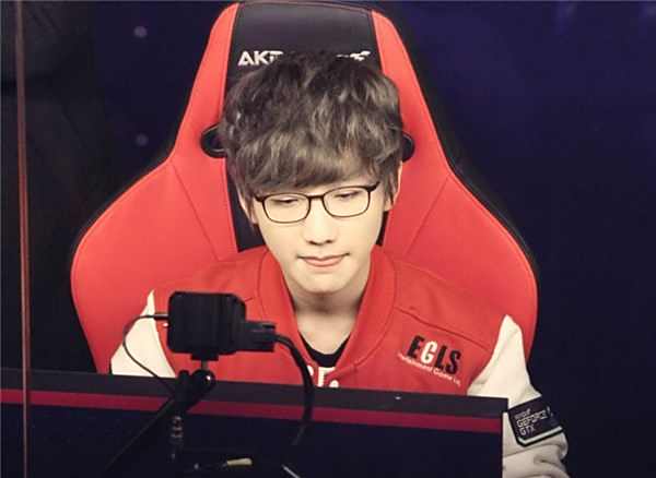 的却是难堪 的却是难堪