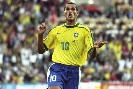 但他以自己 但他以自己